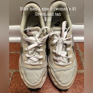 Nike men’s size 8 sneakers